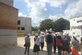 Visite du chantier de l'école en terre Myriam Makéba